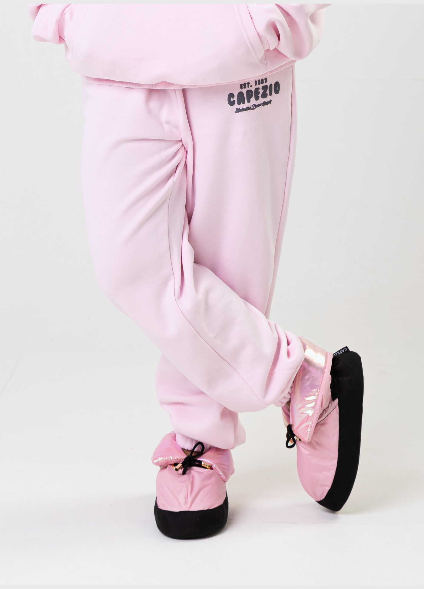 CALÇA DE MOLETOM MOMENTUM-FORVM COMERCIO EXTERIOR LTDA EPP-Capezio Brazil
