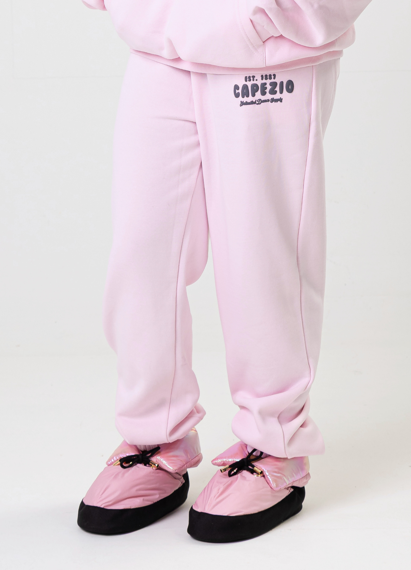 CALÇA DE MOLETOM MOMENTUM-FORVM COMERCIO EXTERIOR LTDA EPP-Capezio Brazil