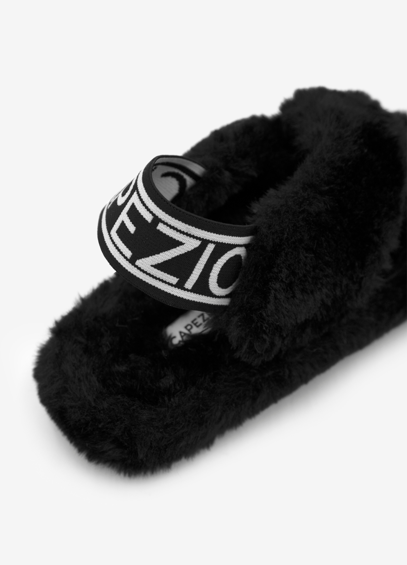 Plush Slipper - Preto-FORVM COMERCIO EXTERIOR LTDA EPP-Capezio Brazil