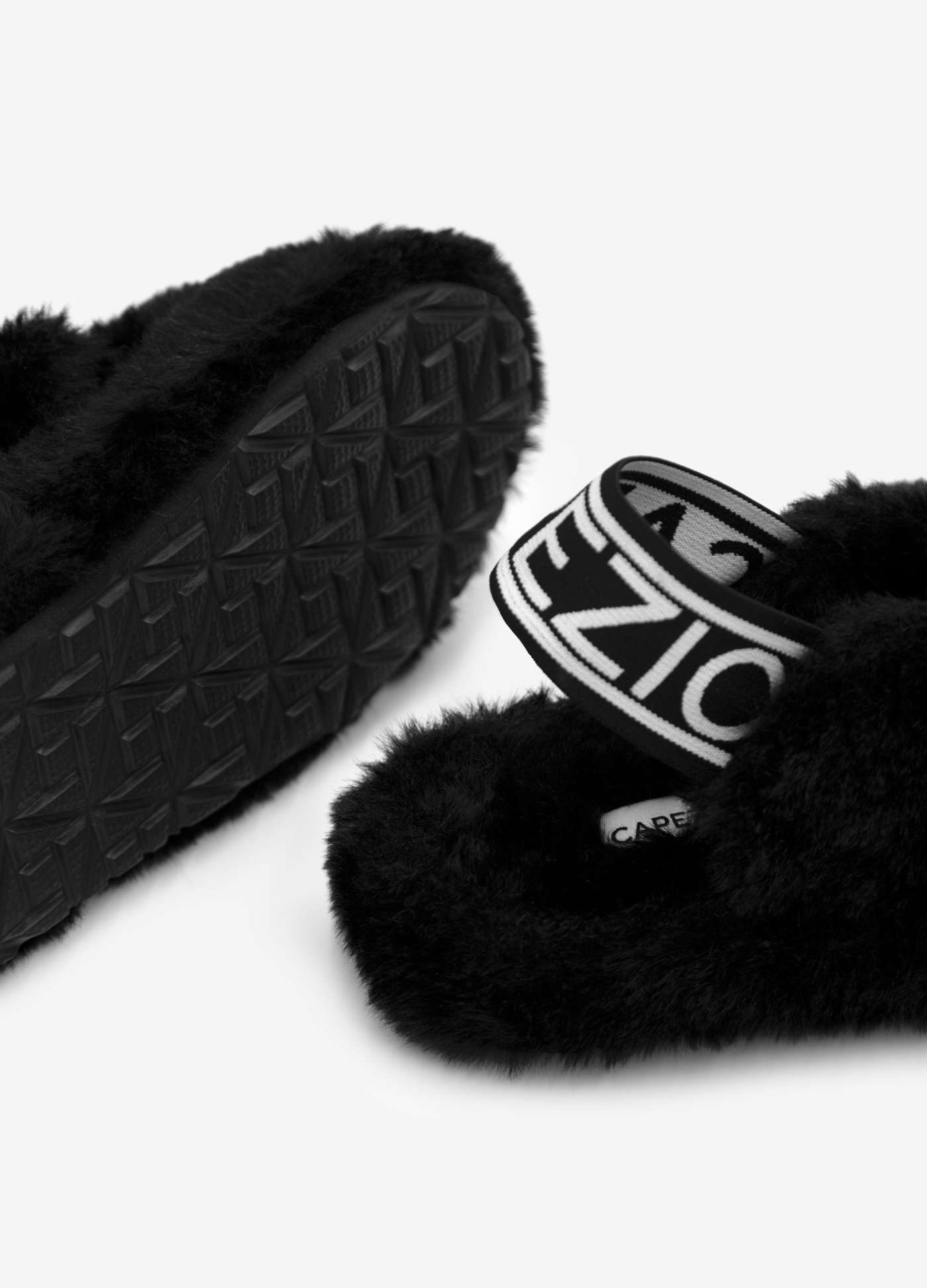 Plush Slipper - Preto-FORVM COMERCIO EXTERIOR LTDA EPP-Capezio Brazil