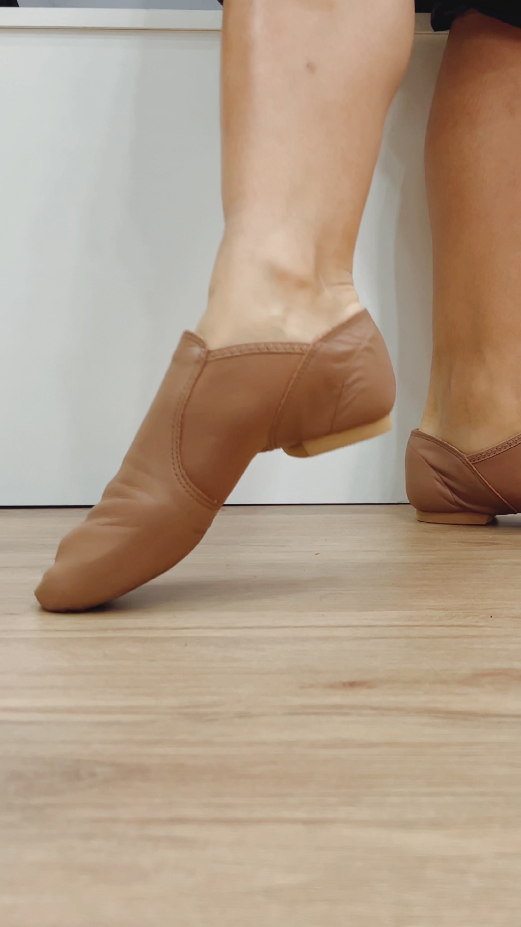 Sapatilha Jazz Slip On Caramelo Capezio - Conforto e Flexibilidade